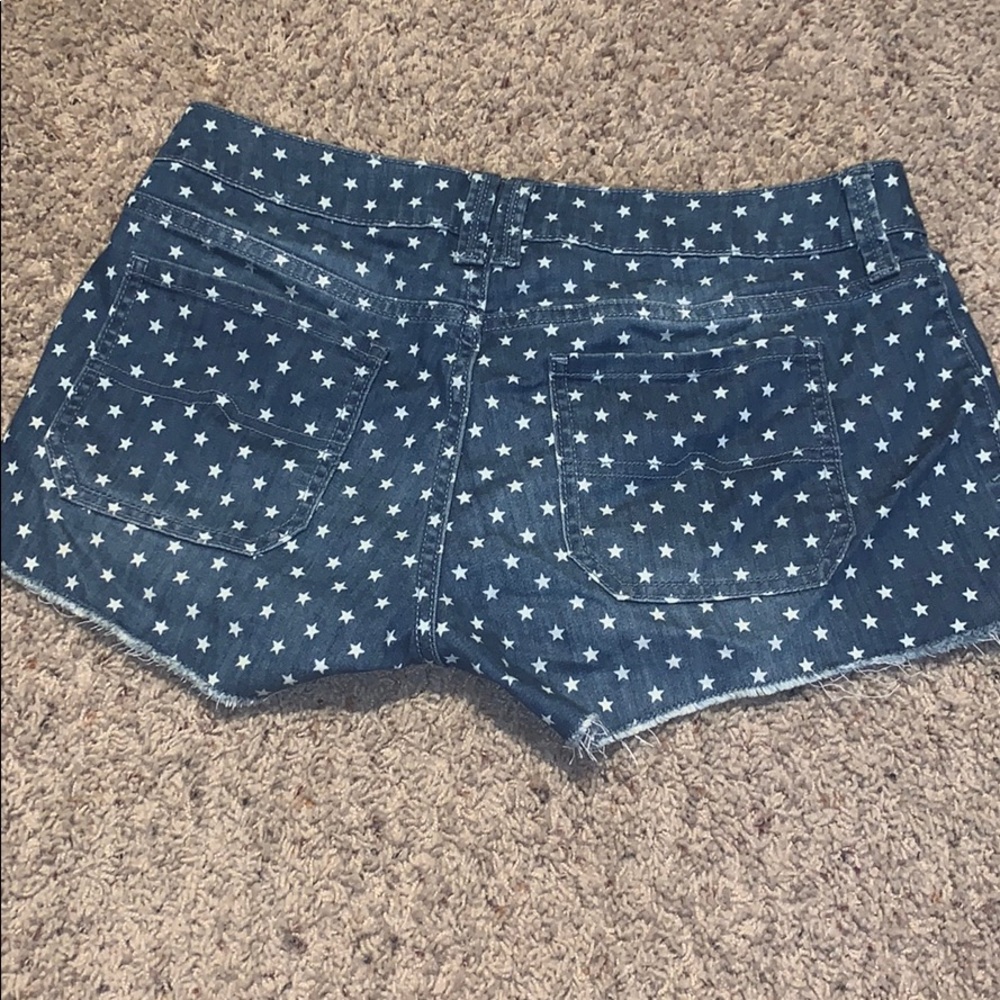 Shorts - Picture 3 of 4